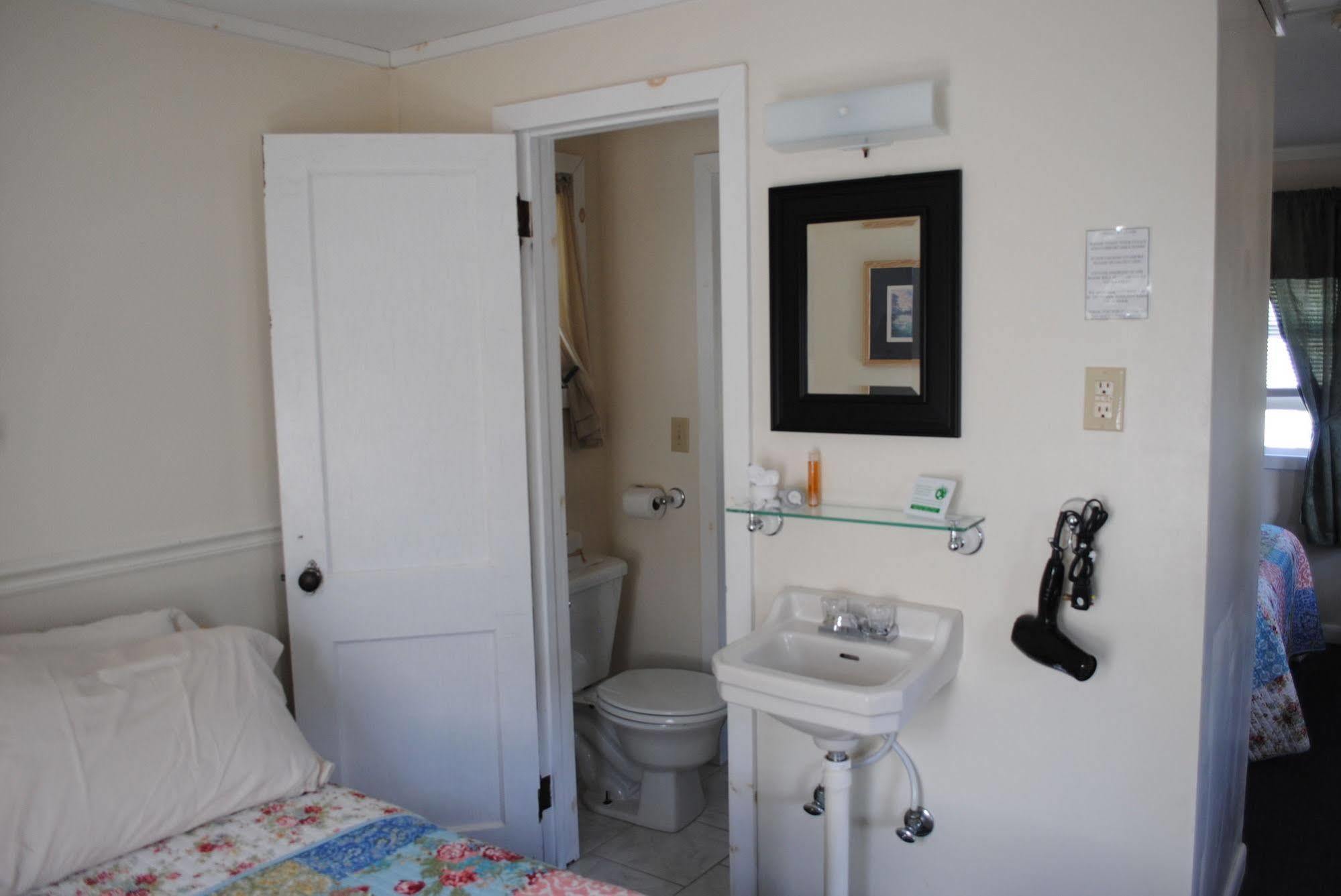 ألكساندريا Rock Ledge Motel المظهر الخارجي الصورة